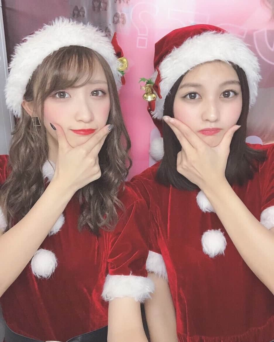 林ゆめさんのインスタグラム写真 - (林ゆめInstagram)「Merry Christmas🎄❤️ えまちゃんとサンタコス🎅 _ _ _ #クリスマス #christmas #サンタ #サンタコス」12月25日 20時58分 - ___yuume.18