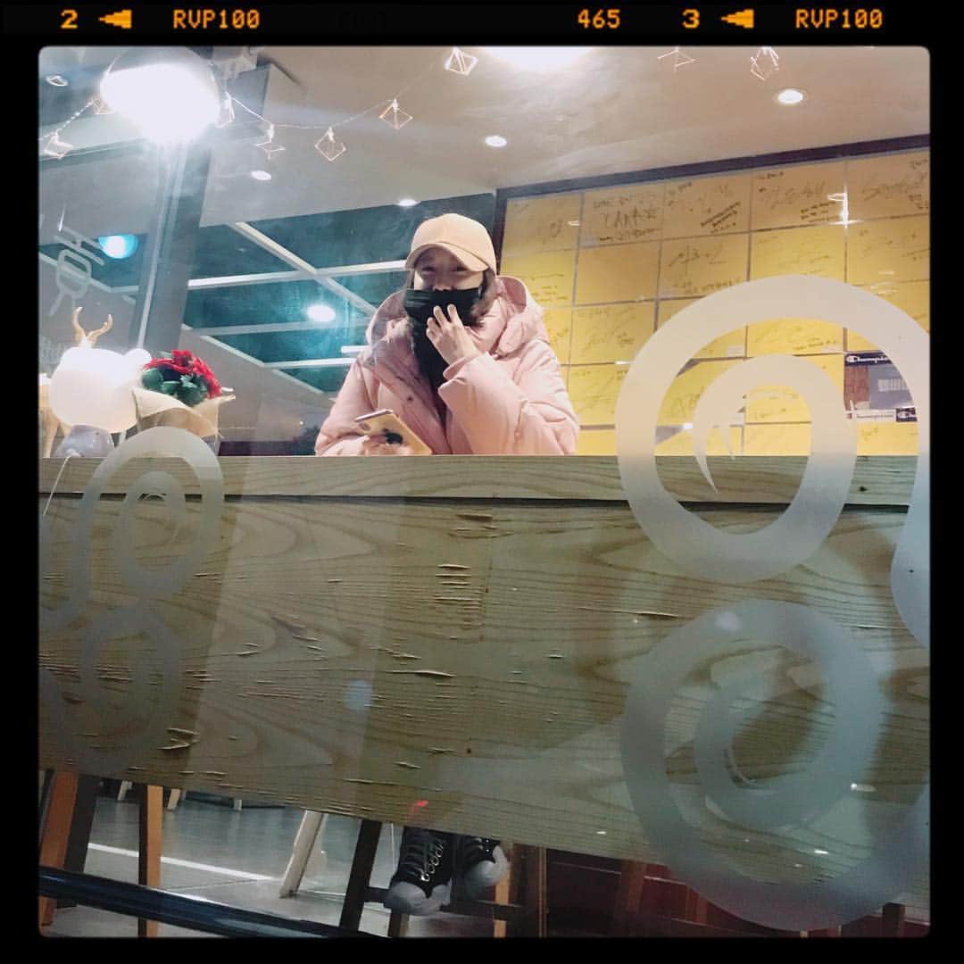 ユナさんのインスタグラム写真 - (ユナInstagram)「#쓰앵님  저에게 버블티를 빨리 주셔야 합니다🤭🤭 #융스타그램」1月23日 17時21分 - yoona__lim