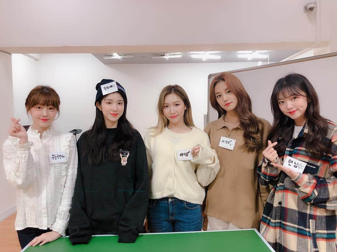 LABOUMさんのインスタグラム写真 - (LABOUMInstagram)「[#라붐] 오랜만에 찾아온 라붐이들의 미니게임천국🎮 잠시 후 V앱이 시작 할 예정입니다😊 라떼 모두 V앱으로 놀러오세요!! #LABOUM #VLIVE #미니게임천국」1月23日 17時14分 - officiallaboum