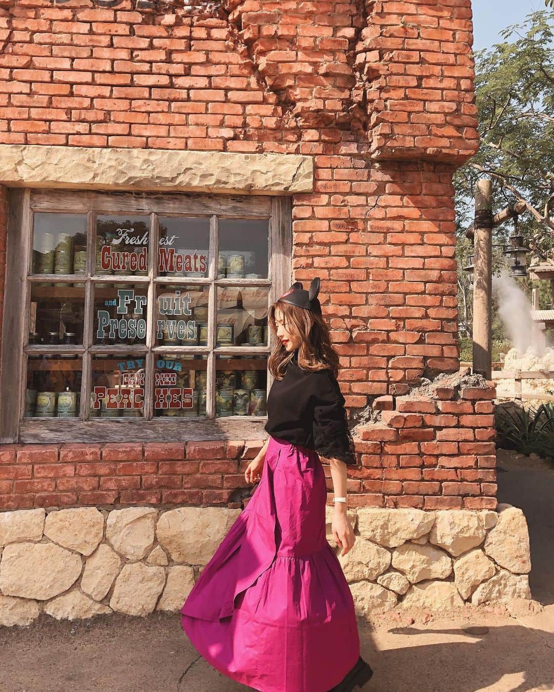 舟山久美子（くみっきー）さんのインスタグラム写真 - (舟山久美子（くみっきー）Instagram)「スカートは大人っぽな パープルのスカートを💋 着るとパっと華やぐ✨💃 @micoameriofficial」1月23日 20時02分 - kumikofunayama