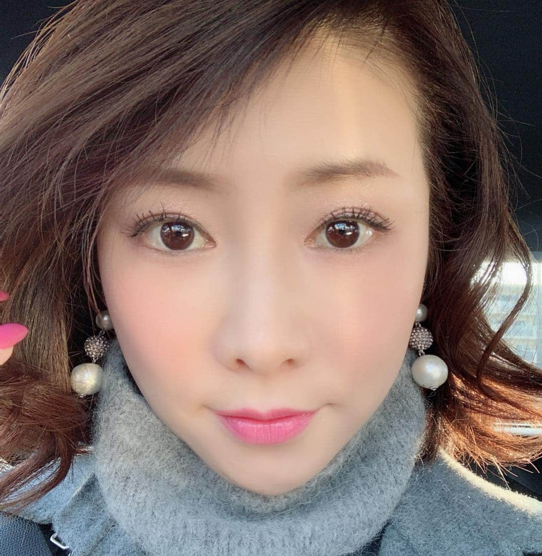 水谷雅子さんのインスタグラム写真 - (水谷雅子Instagram)「#ハンドメイド #ハンドメイドアクセサリー  #手作りイヤリング#コットンパール #キラキラボール#スワロフスキー #水谷雅子#水谷雅子beautybook50の私  手作りの中でお気に入りのイヤリングです😊💖」1月23日 20時41分 - mizutanimasako