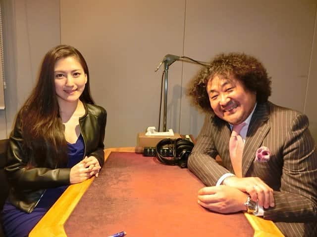田中彩子さんのインスタグラム写真 - (田中彩子Instagram)「. #jwave #japaneseradio with famous violinist #tarohakase talking about vienna😎 @tarohakase_hats . 1/26土曜19時～ J-wave葉加瀬太郎さんのラジオ、 ANAワールドエアカレントにて、 ウィーンについて葉加瀬さんとお話させていただきます。大変光栄です。 ぜひ皆さまお聴きください🎻 . .」1月23日 22時08分 - ayakotanaka_instaofficial