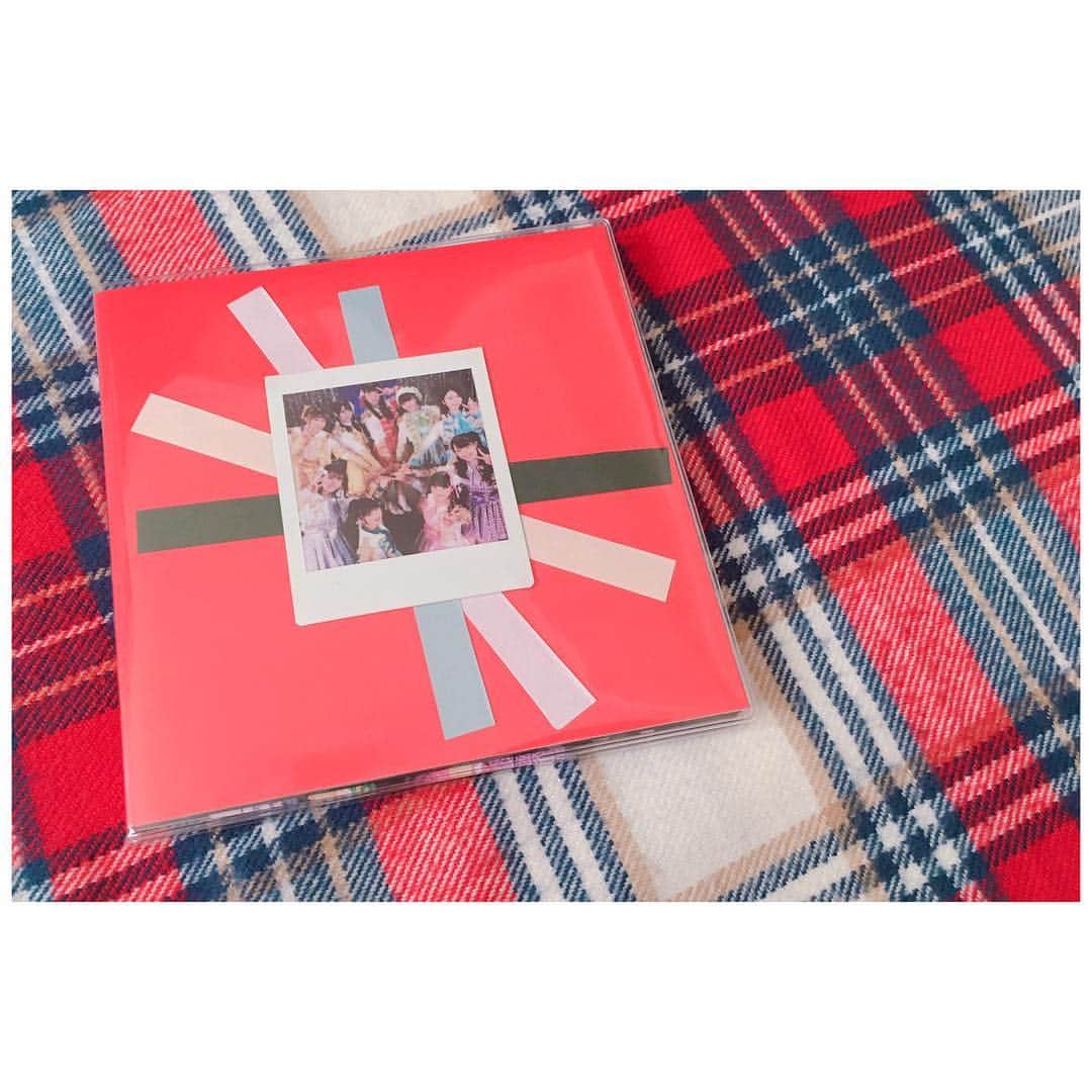 のインスタグラム：「メンバーに貰ったアルバム💓宝物だ〜☺︎ありがとうね!!!」