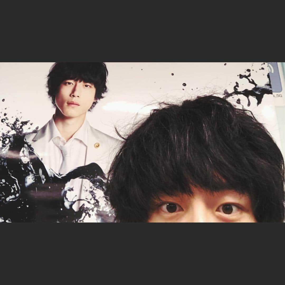 坂口健太郎のインスタグラム：「「イノセンス 冤罪弁護士」 第1話、もうすぐ、22時からです(^o^)」