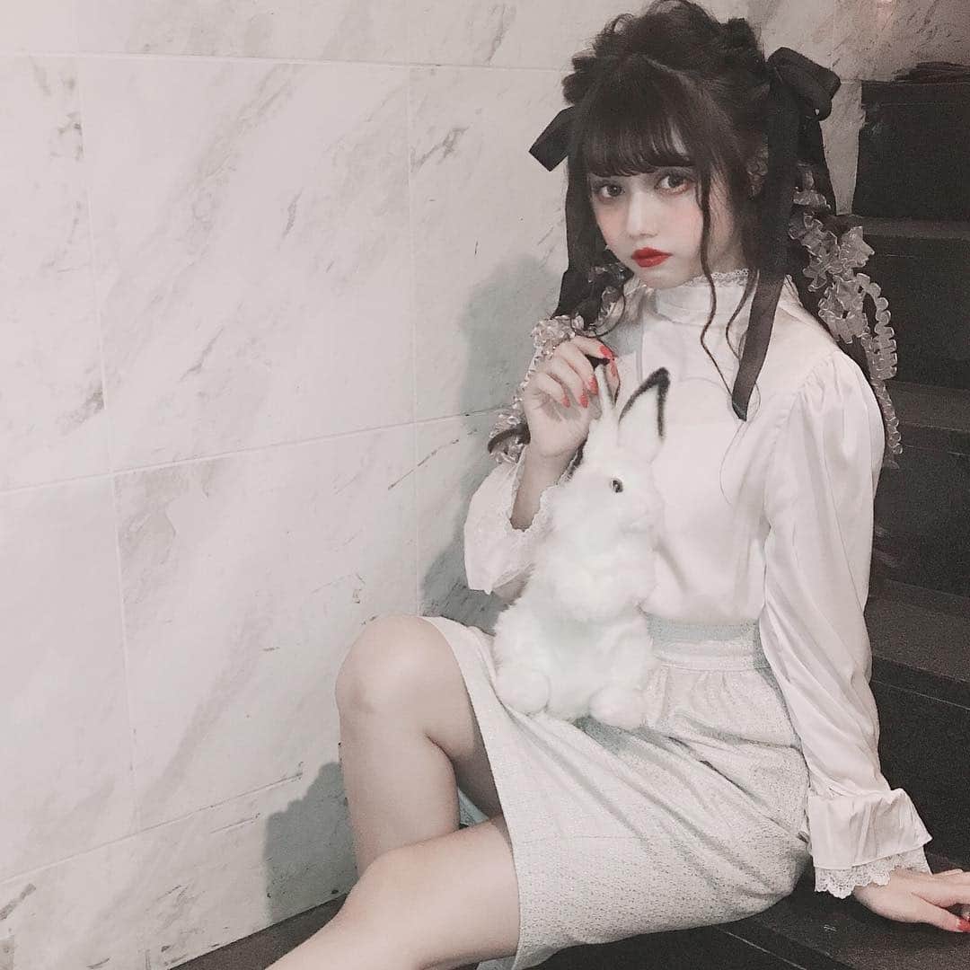 村田実果子さんのインスタグラム写真 - (村田実果子Instagram)「violettaのファッションショーにモデルとしてうさぎといっしょに出演させていただきました。ヘアメイクはMeimiちゃん♥︎」1月19日 21時33分 - mikaphith