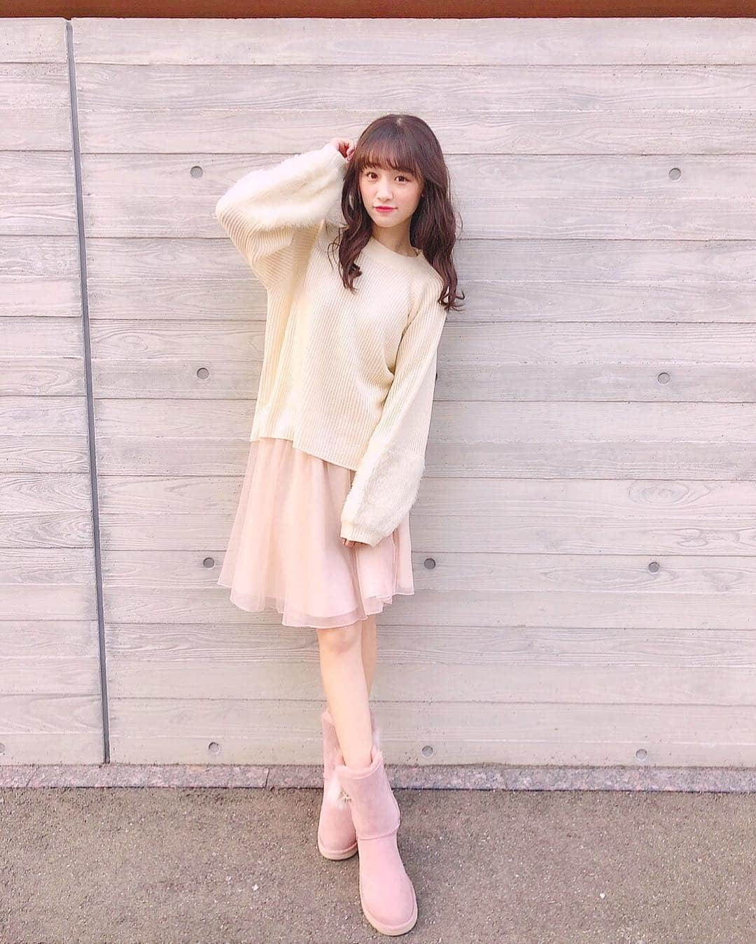 音嶋莉沙さんのインスタグラム写真 - (音嶋莉沙Instagram)「👗Risaコーデ👗﻿ set up❤︎ @tittyandco_com  boots❤︎ @ugg ﻿  このセットアップ可愛い💕﻿ チュールスカート好き🎀﻿ ﻿ ﻿ ﻿ ﻿ ﻿ ﻿ #セットアップ #ティティーアンドコー #Risaコーデ #ootd」1月19日 22時37分 - otoshima_risa