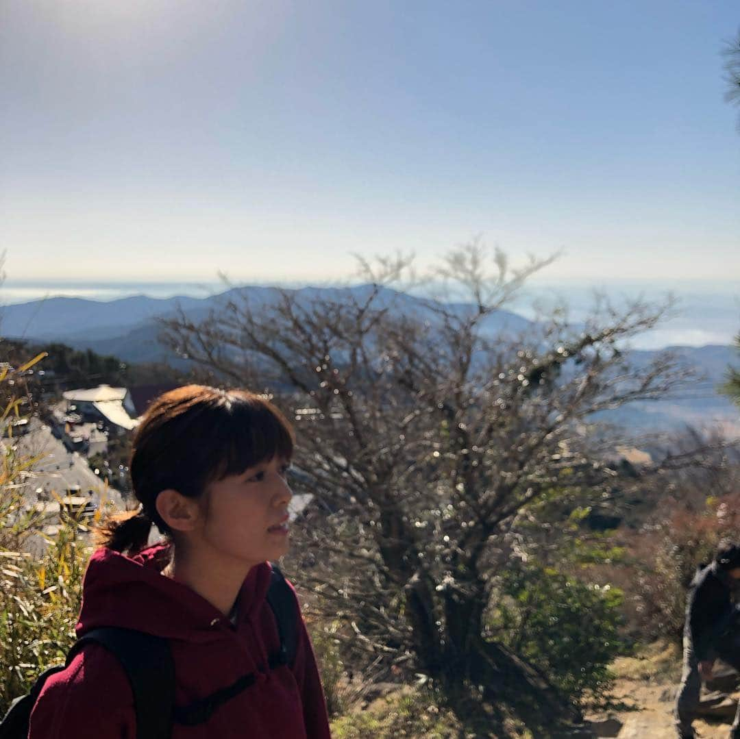 川田裕美さんのインスタグラム写真 - (川田裕美Instagram)「筑波山は初めての方にオススメ✨⛰標高は877ｍですが、見晴らしは素晴らしいです✨ 栞里ちゃん、途中完全に疲れてましたが、休憩とりつつ楽しく登りました🎵山頂の笑顔は最高に可愛いかったー✨」1月19日 22時45分 - hiromikawata163