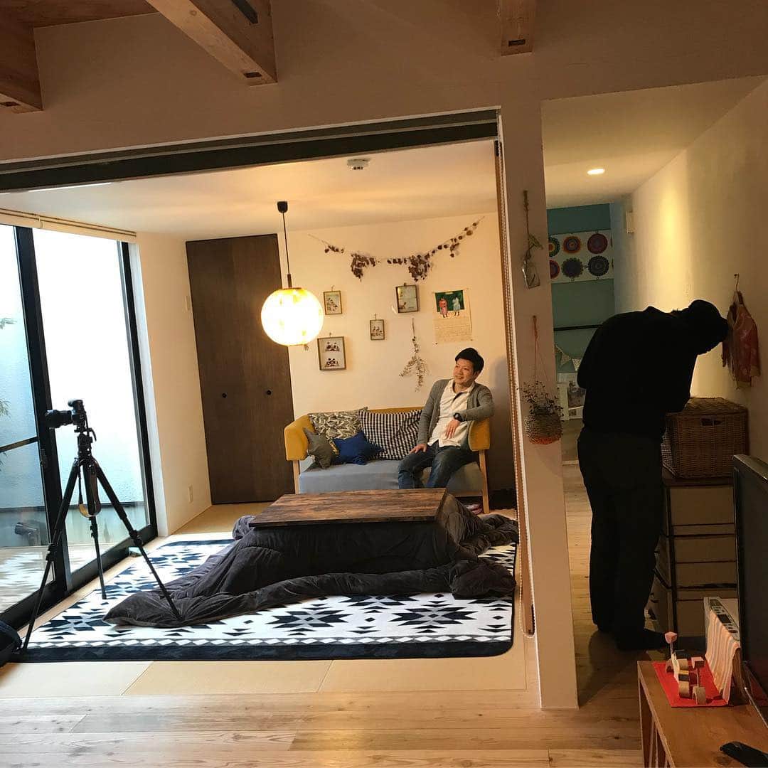 Miyazakikoumutenのインスタグラム：「撮影2軒目はこちらにて。 ご主人…めっちゃ固いです笑っ #撮影 #緊張 #笑って #ソラマド #ソラマドの家 #soramado #soramadofamily #soramadomie」