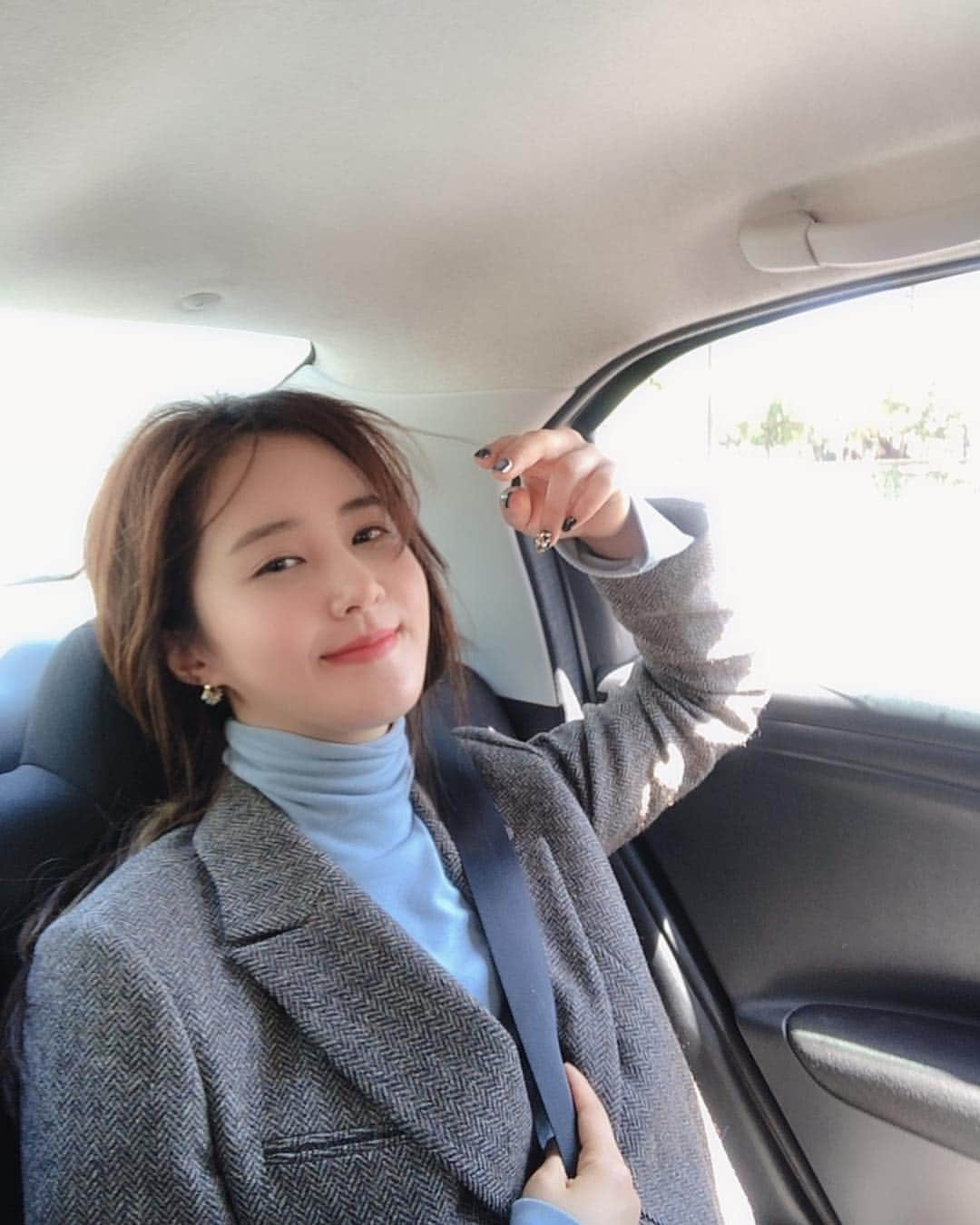 ユリ さんのインスタグラム写真 - (ユリ Instagram)「바람도 좋고 날씨도 좋고 ~ 이제 공연하러 🔜♥️ Chile es Bakan Let’s me soon :)」1月20日 5時19分 - yulyulk