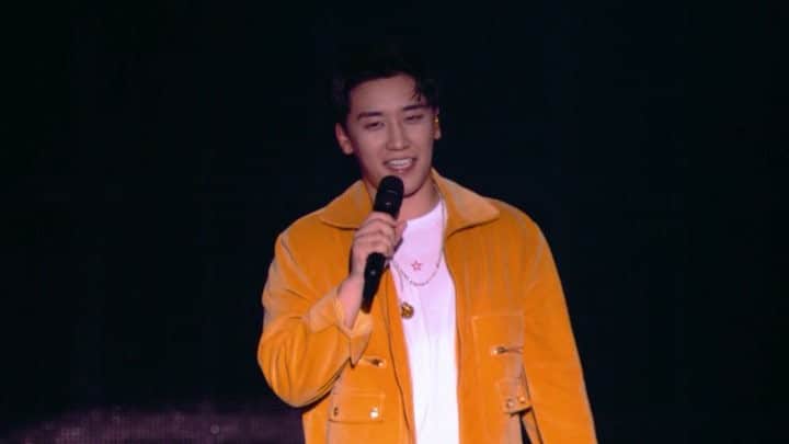 V.Iのインスタグラム：「#Thegreatseungritour2019live しばらく会えないのは寂しいけど 東京でまた楽しめましょう 最高に盛り上がる！！ #東京 #大阪 #tokyo #osaka #seoul #singapore and more」