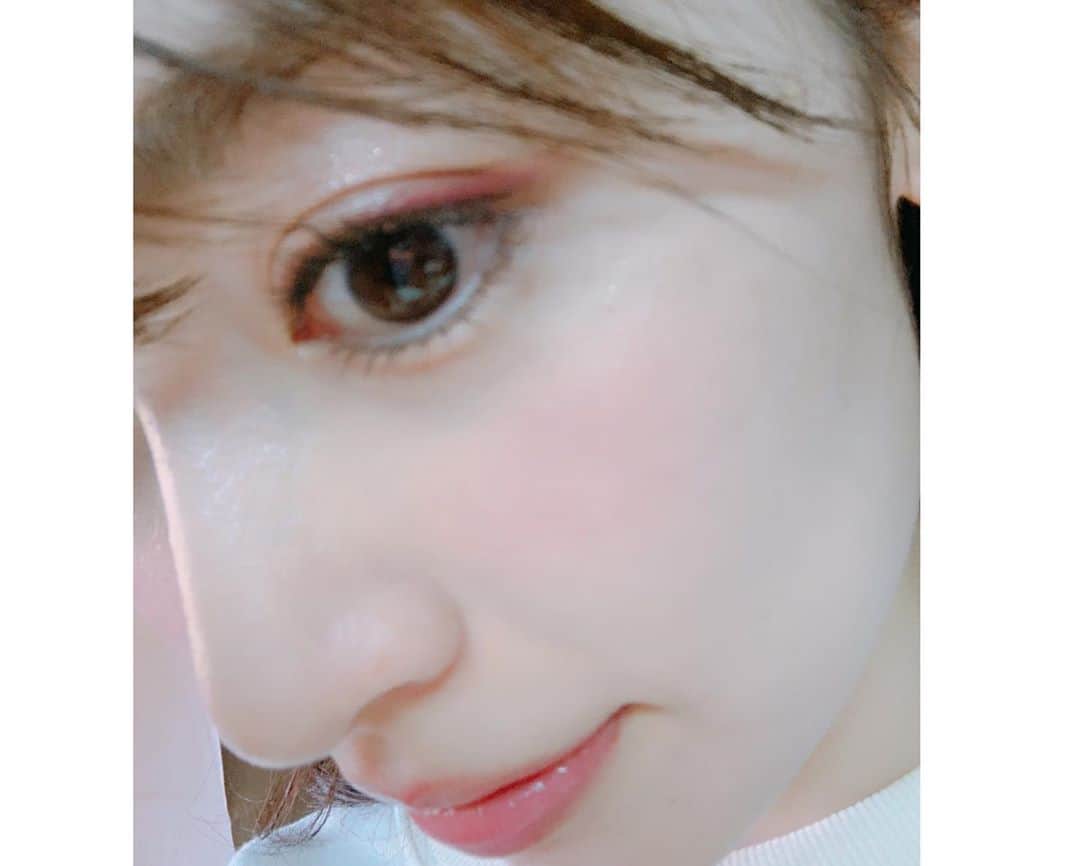 泉里香さんのインスタグラム写真 - (泉里香Instagram)「今日はピンクメイク💄 キラキラの艶があるシアーなメイクだから、 大人でもできるピンクメイク💝 #YSL#ピンクメイク」1月20日 11時17分 - rika_izumi_
