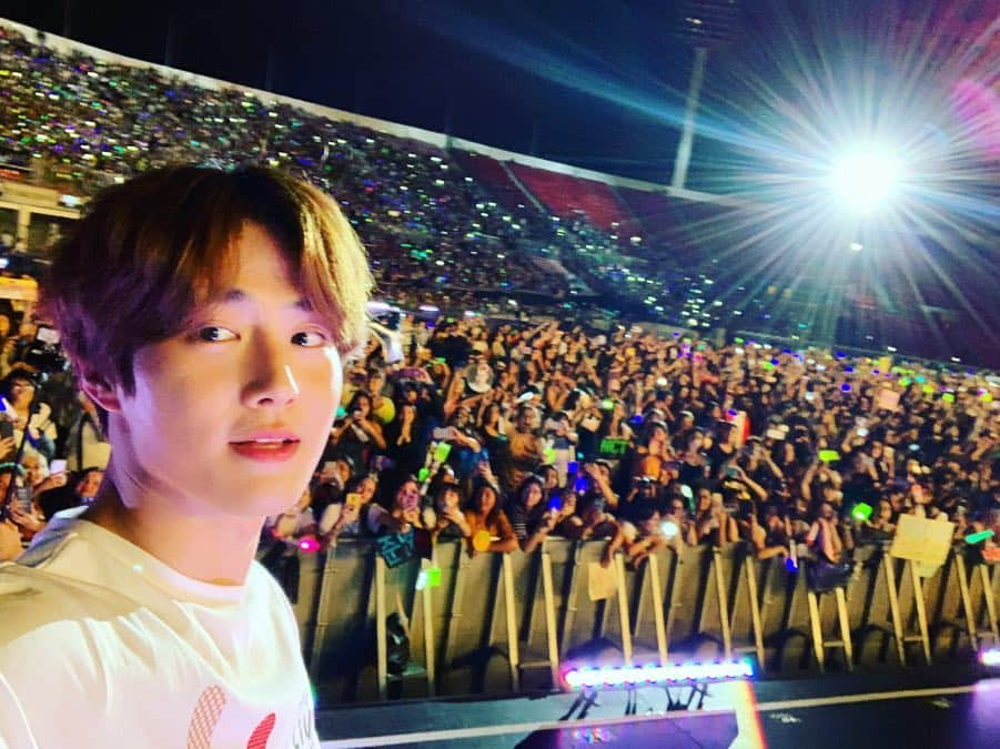 スホさんのインスタグラム写真 - (スホInstagram)「SMTOWN in Chile! Muchas gracias! Nos vemos pronto! ✌️✌️✌️✌️✌️✌️」1月20日 16時02分 - kimjuncotton