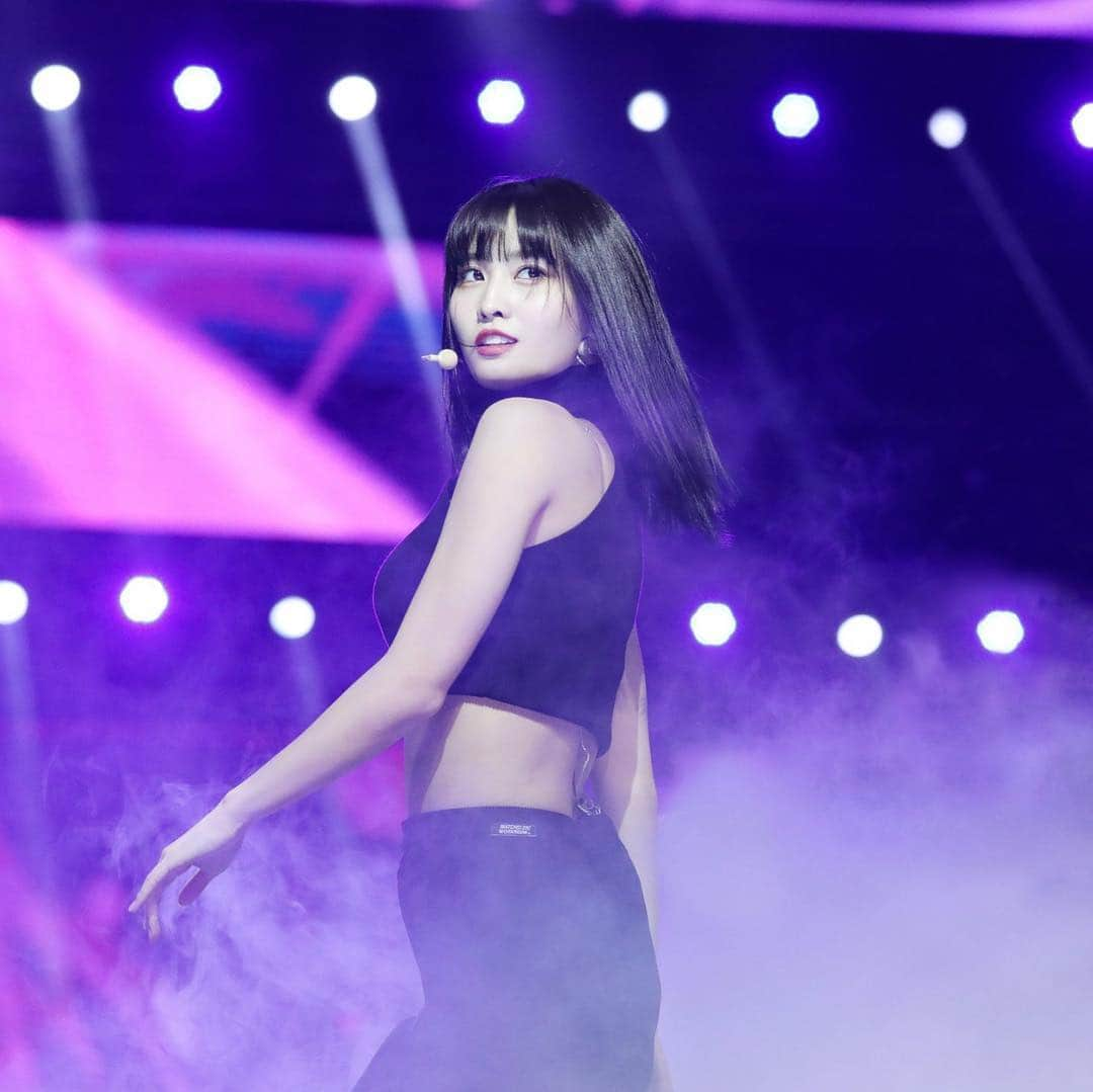 モモさんのインスタグラム写真 - (モモInstagram)「♡ [Fantaken] 190119 - Music Bank in Hong Kong -  #MOMO #트와이스 #모모 #平井もも #もも #TWICE © peachtoktok」1月20日 17時19分 - momojype