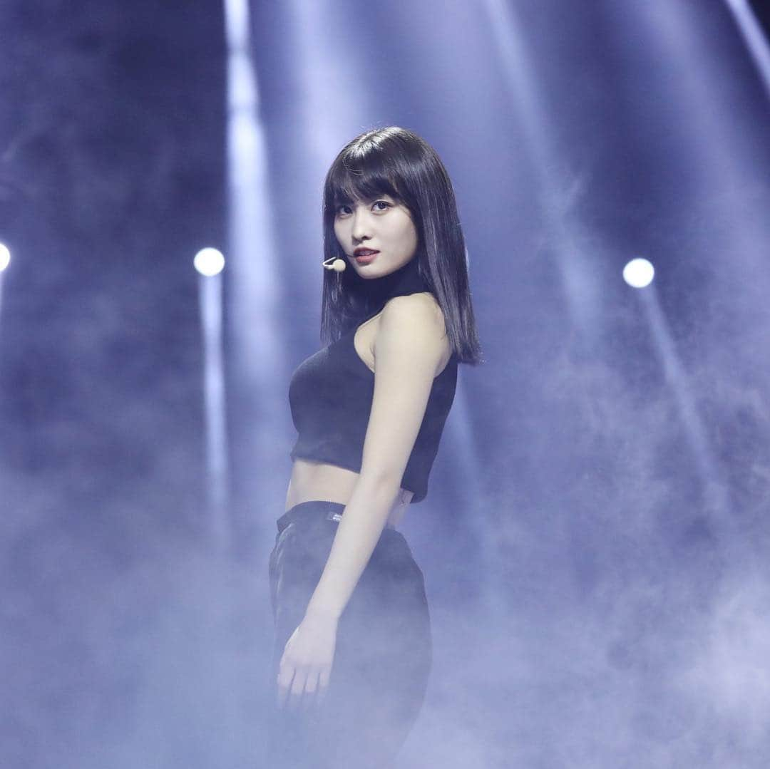 モモさんのインスタグラム写真 - (モモInstagram)「♡ [Fantaken] 190119 - Music Bank in Hong Kong -  #MOMO #트와이스 #모모 #平井もも #もも #TWICE © peachtoktok」1月20日 17時19分 - momojype