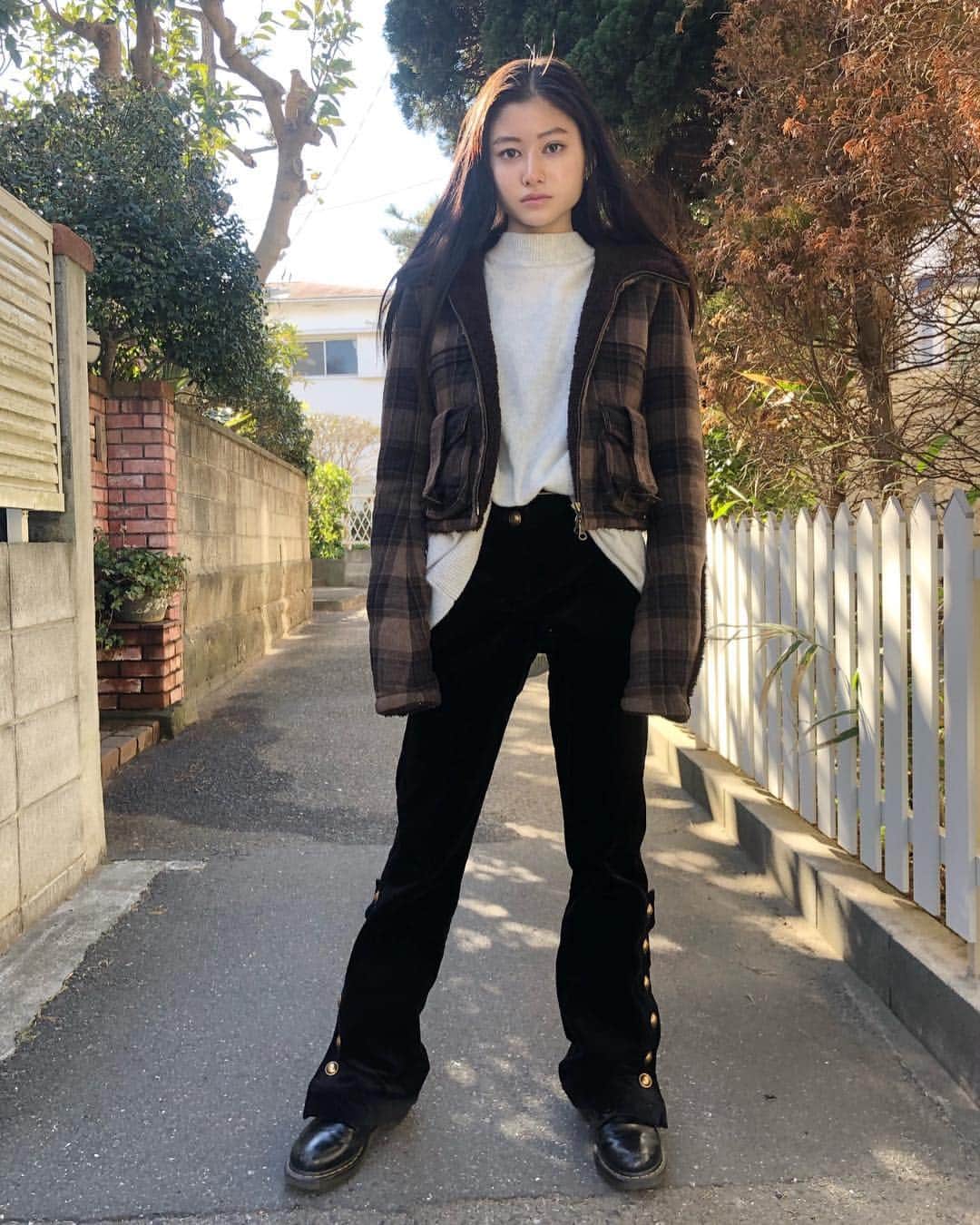 石丸乃晏のインスタグラム：「🧡🐻🤟🏾🏀🍕🍂」