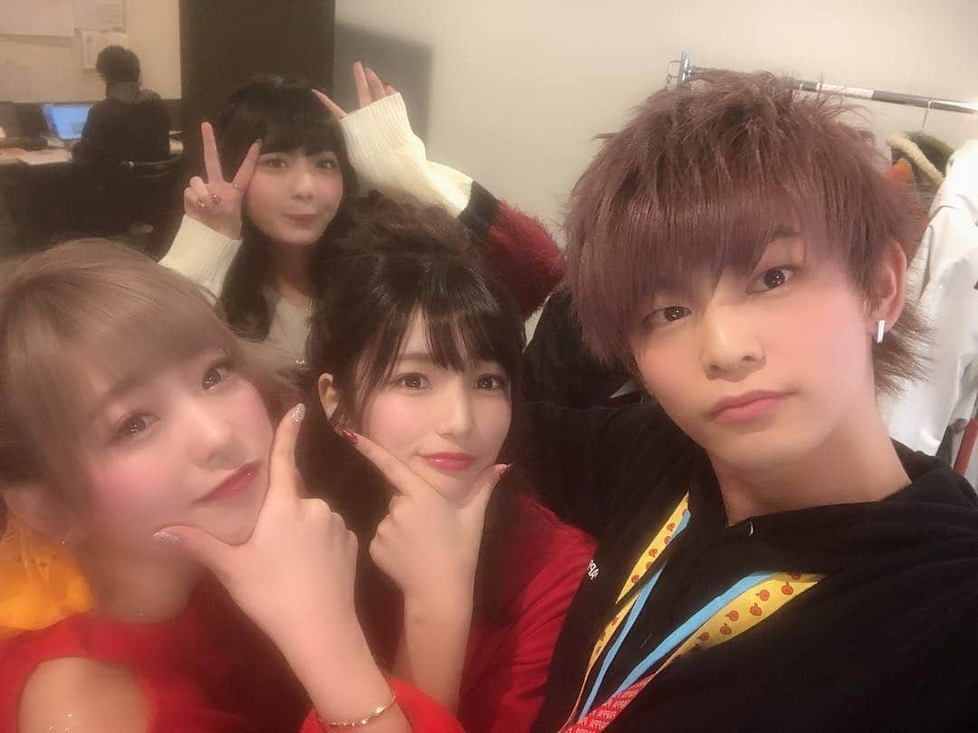 ジュキヤさんのインスタグラム写真 - (ジュキヤInstagram)「大好きな2人  #ゆく年くる年  #みうらしょうへい  #ひろせすず」1月20日 18時48分 - sizukanisite