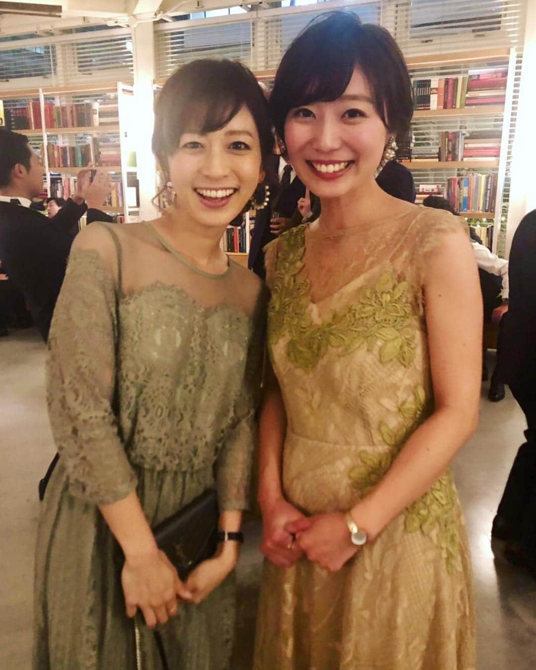 石川愛のインスタグラム：「* きのうはスポーツ部の先輩の結婚式💍  笑いあり涙ありの心温まる披露宴で 幸せのお裾分けをいただきました✨  昔から相当涙もろいわたしは 結婚式に出席すると必ず 感動で涙ぐんでしまいます。 というか、だいたい泣いてます。  #happywedding  #舞さんは披露宴の司会 #わたしは2次会の司会でした」