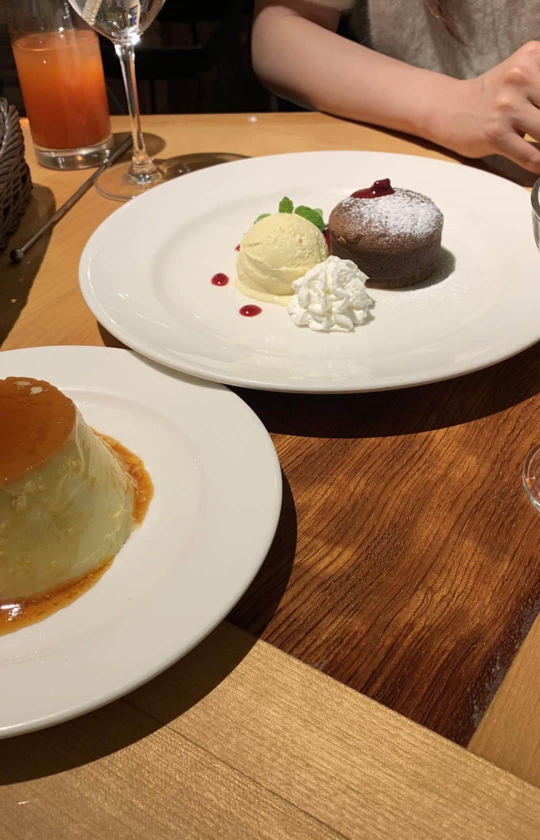 meg rockのインスタグラム：「time for dessert w/shoko @shoko55mmts  #shokonakagawa #nakagawashoko #shokotan」
