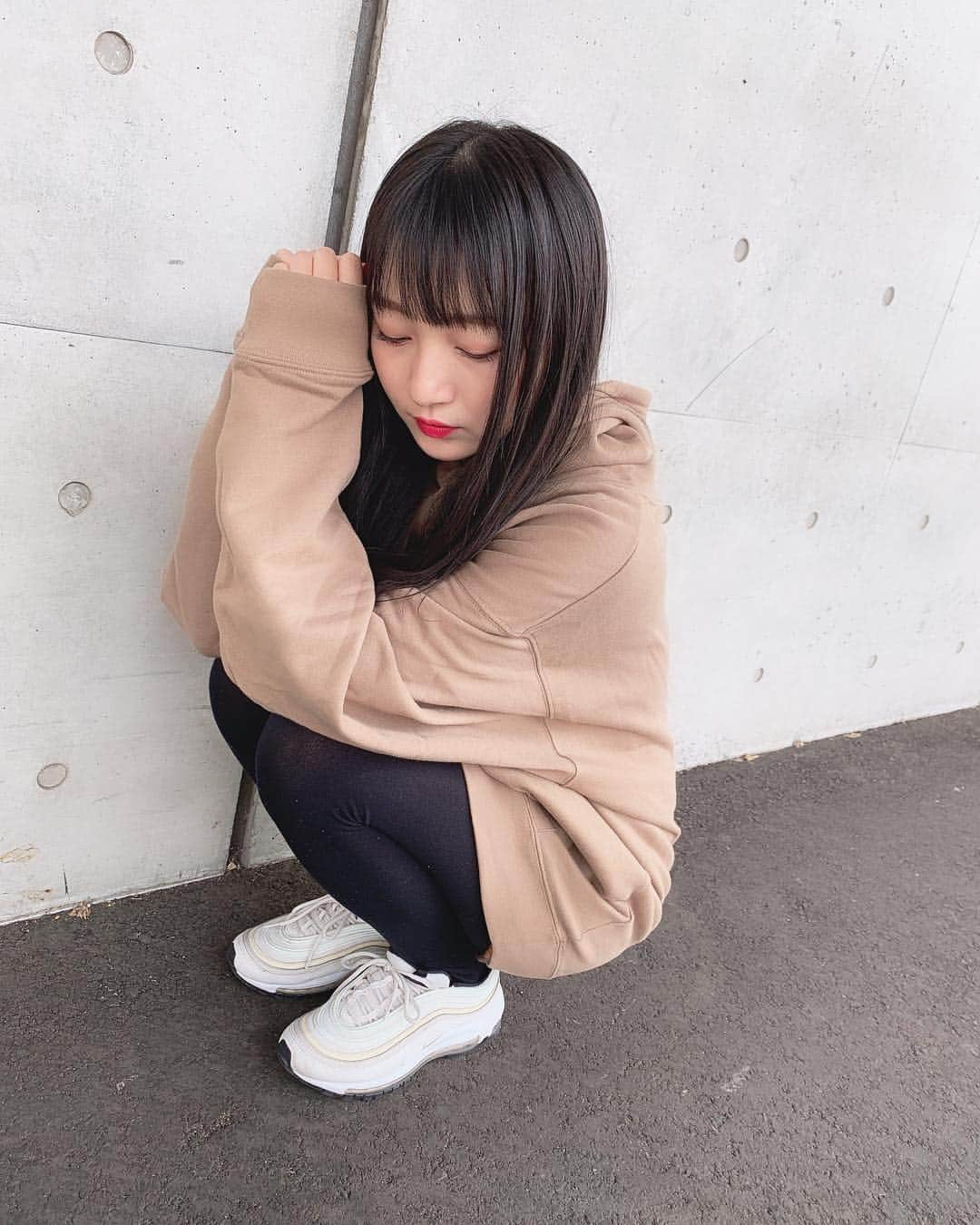 山本彩加さんのインスタグラム写真 - (山本彩加Instagram)「＊私服＊ . . この色ずっと欲しかったっ(*≧∀≦*) #パーカー女子 #オーバーパーカー  #スニーカー好き #やんコーデ」1月20日 20時26分 - ayaka48_yanyan