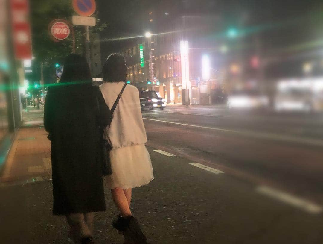 りんご娘さんのインスタグラム写真 - (りんご娘Instagram)「彩香の肩はちょうどいい  #居心地いい  #彩香 #とき」1月20日 23時32分 - _ringo.musume.com_