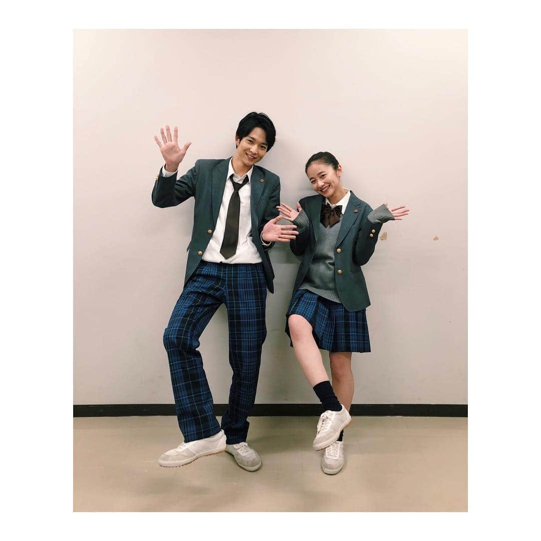 堀田真由さんのインスタグラム写真 - (堀田真由Instagram)「第3話ご視聴ありがとうございました。 花恋はこれからどんな想いを抱えながら次々と明らかになっていく真相と向き合っていくのか。。。 来週もよろしくお願いします！ 写真はアミューズオーディションで同期の鈴木仁君と。 四年の時を経て今、同じ作品を一緒に作っていることがとっても感慨深いなぁ☺️✨ ・  #チーム #アミューズ #3A」1月20日 23時28分 - mayuhotta