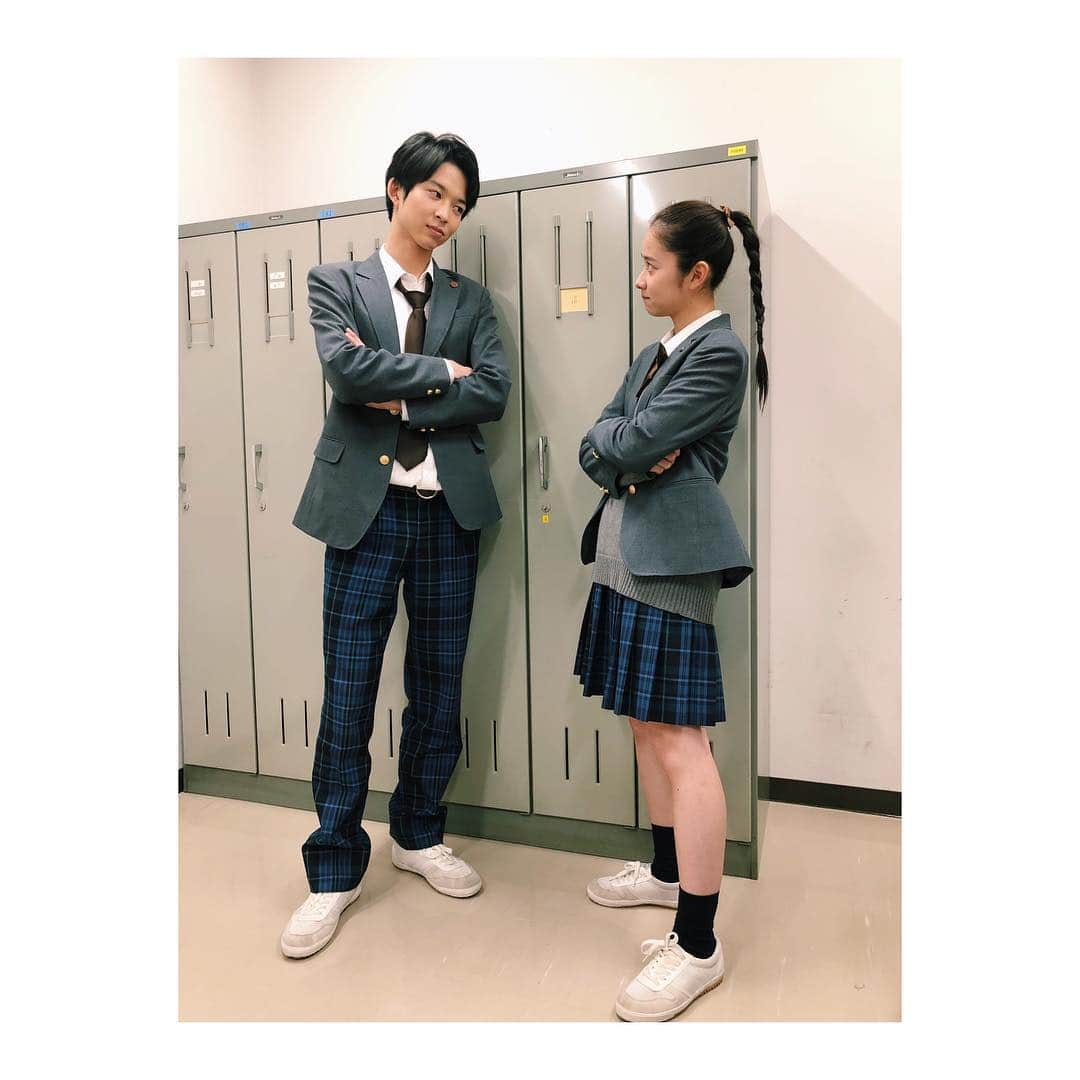 堀田真由さんのインスタグラム写真 - (堀田真由Instagram)「第3話ご視聴ありがとうございました。 花恋はこれからどんな想いを抱えながら次々と明らかになっていく真相と向き合っていくのか。。。 来週もよろしくお願いします！ 写真はアミューズオーディションで同期の鈴木仁君と。 四年の時を経て今、同じ作品を一緒に作っていることがとっても感慨深いなぁ☺️✨ ・  #チーム #アミューズ #3A」1月20日 23時28分 - mayuhotta