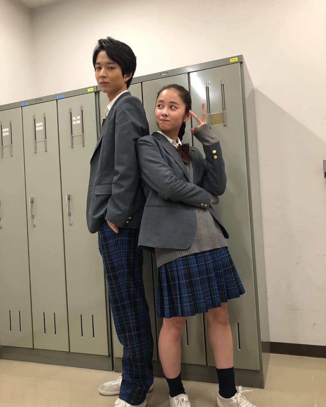 鈴木仁のインスタグラム：「3年A組  第3話 ご視聴ありがとうございました！  二択に絞られた 里見と熊沢！  同じアミューズ所属 そして同じオーディションで入ることが出来た、同期でもあるんです！ すごい巡り合わせですよね！ #3a」