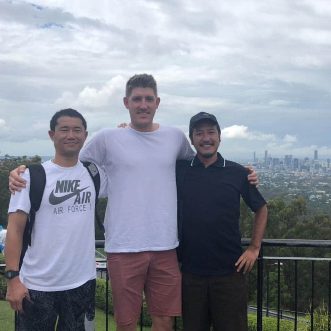 ドリュー・ネイラーのインスタグラム：「It was Great to be able show some friends from the Chunichi Dragons around Brisbane. Ogasawara San and Katoh San, Come back soon!」