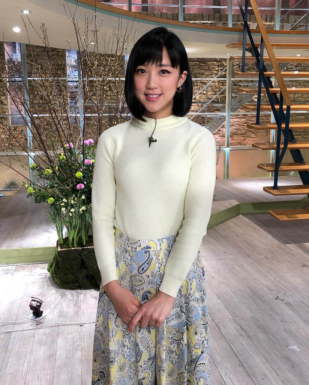 竹内由恵さんのインスタグラム写真 - (竹内由恵Instagram)「今日からまた1週間がスタート(^｡^)今夜は7:50からアジアカップサウジアラビア戦！報道ステーションでもお伝えします✨ さて先週と年末最終週O.A.分（載せそびれていました）の衣装ブランドをご紹介します♪  1枚目 ニット・スカート CELFORD(セルフォード) 2枚目 ワンピース CELFORD(セルフォード) 3枚目 ニット ef-de(エフデ) スカート 7-IDconcept.(セブンアイディコンセプト) 4枚目 ワンピース  NATURAL BEAUTY (ナチュラルビューティー) 5枚目 ワンピース CELFORD(セルフォード) 6枚目 ブラウス・スカート  CELFORD(セルフォード) ７枚目 CELFORD(セルフォード) #celford#naturalbeauty #efde #7idconcept」1月21日 10時56分 - yoshie0takeuchi