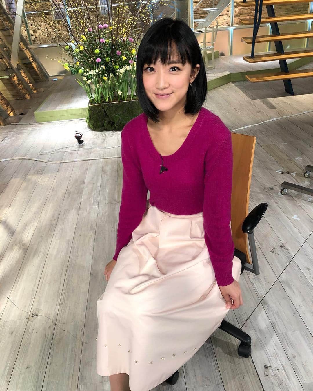 竹内由恵さんのインスタグラム写真 竹内由恵instagram 今日からまた1週間がスタート 今夜は7 50からアジアカップサウジアラビア戦 報道ステーションでもお伝えします さて先週と年末最終週o A 分 載せそびれていました の衣装ブランドをご紹介します 1枚