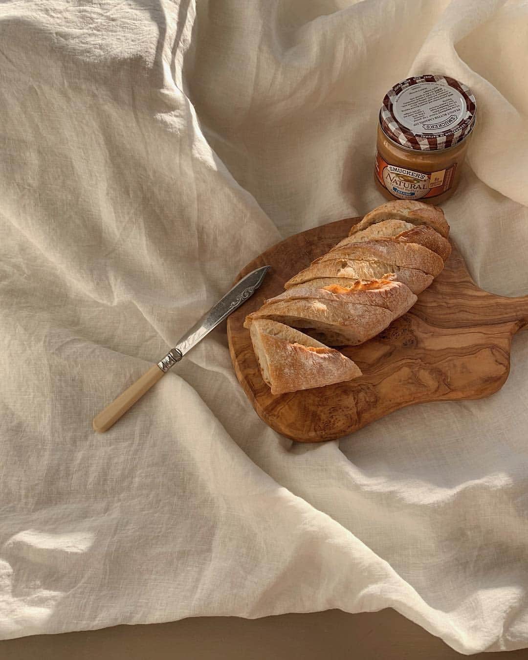のインスタグラム：「ㅤㅤㅤㅤㅤㅤㅤㅤㅤㅤㅤㅤㅤ good morning🥐 ㅤㅤㅤㅤㅤㅤㅤㅤㅤㅤㅤㅤㅤ 白米よりパンが大好きです。」