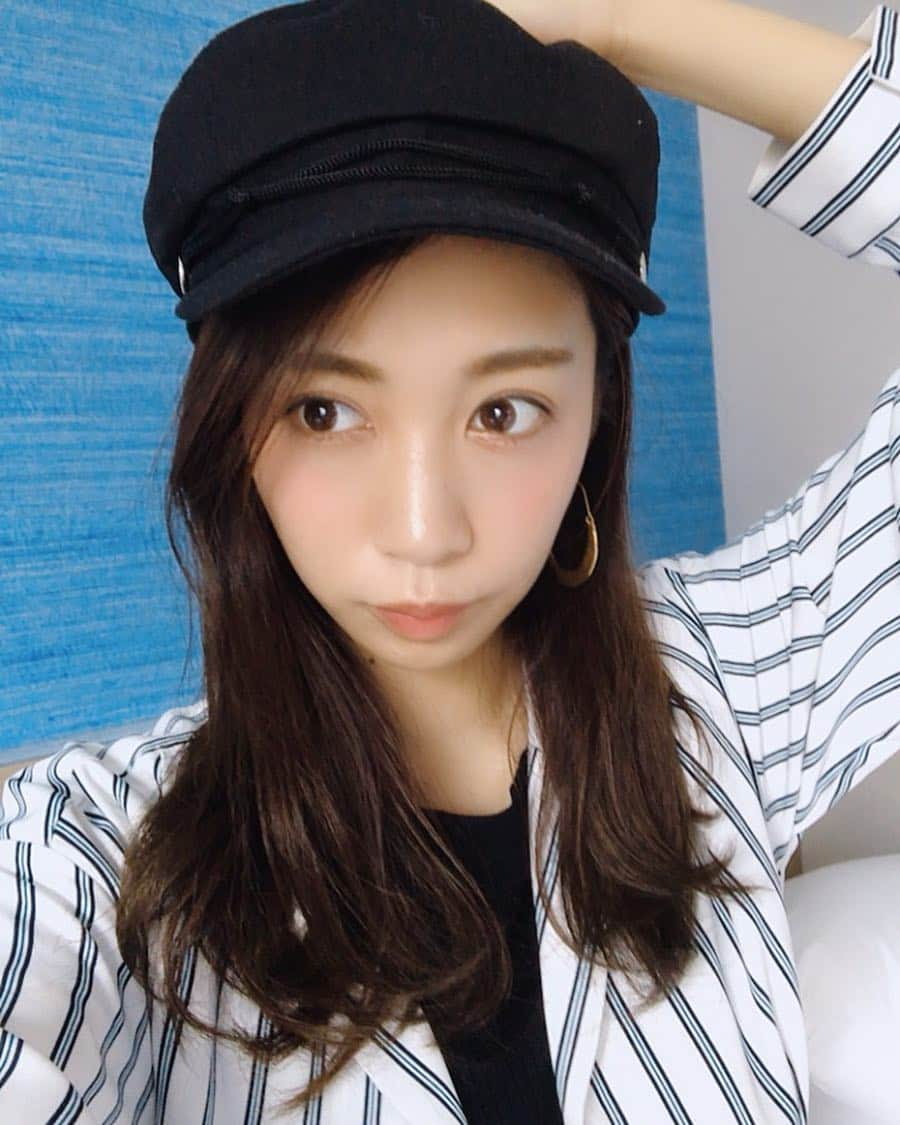 渡辺亜紗美のインスタグラム：「さぁ、今日もホテルを出た瞬間雨がポツポツしてまいりました😊……😭 #沖縄 #年々増す雨女感」