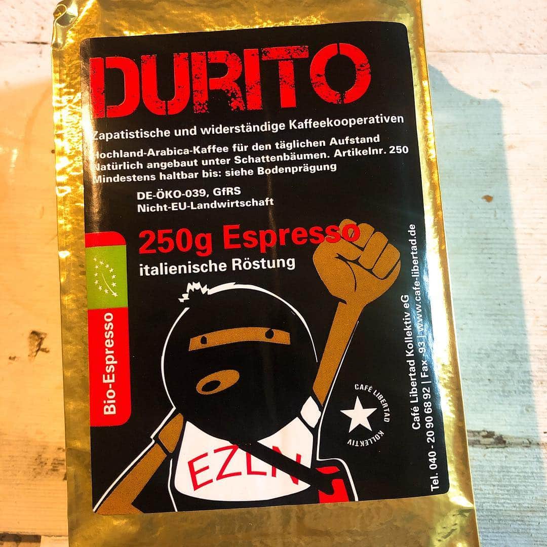 柳下毅一郎のインスタグラム：「今朝はサパティスタコーヒー morning with EZLN coffee. #ezln #zapatista #morningcoffee」