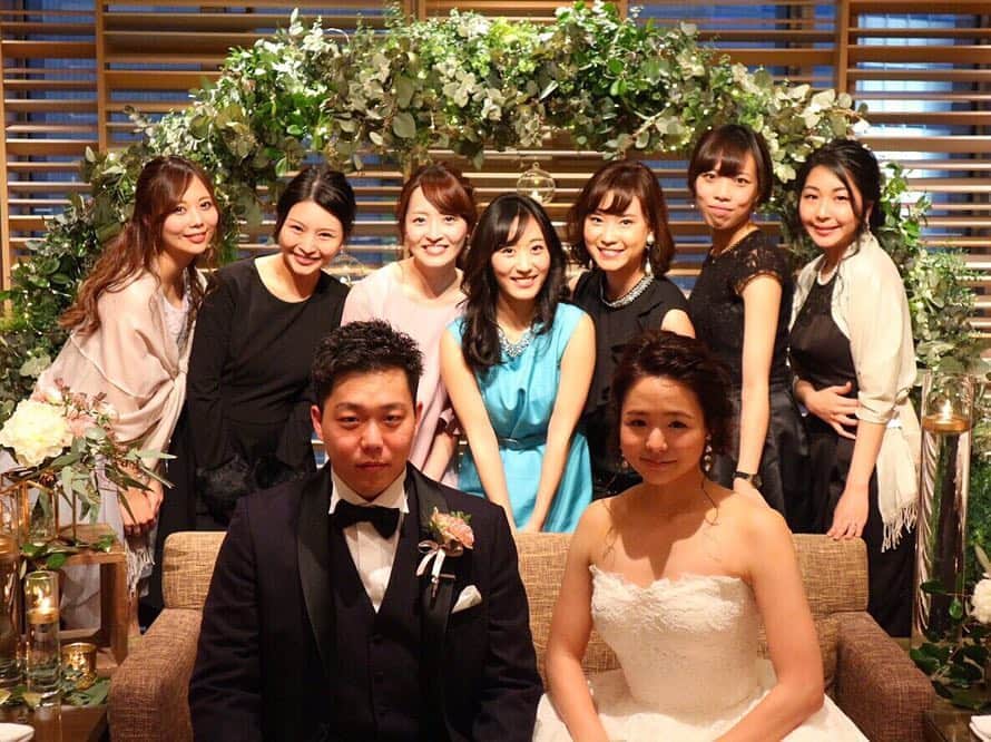 西村季里子のインスタグラム：「・ 九州に旅行に行った理由は、 ゆりの結婚式へ参加するためでした👰🤵💍 大学でずっと一緒にいたゆりたん、 いつもに増して綺麗で可愛くて最高の花嫁だったよ💐 本当に本当におめでとう💖 幸せになるんだよ！旦那さん、頼んだよ！ #結婚#結婚式#wedding #福岡#party #👰🤵 #💍#💒#💐#花嫁 #大学#同級生 #本当にずっと一緒にいたゆりたん #こんな日が来るとはね #いやくると思ってたけど #可愛いかった#お幸せに #アメリカにいるはるかからのビデオレターが全部持ってった #follow#followme」