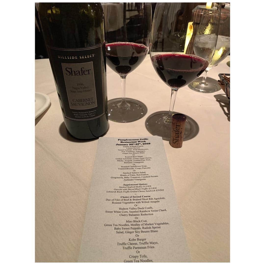 リッキー・ファウラーのインスタグラム：「Starting @farmersinsopen week off right with two of our favorites @pamplemoussegrillesd and @shafervineyards 👌」
