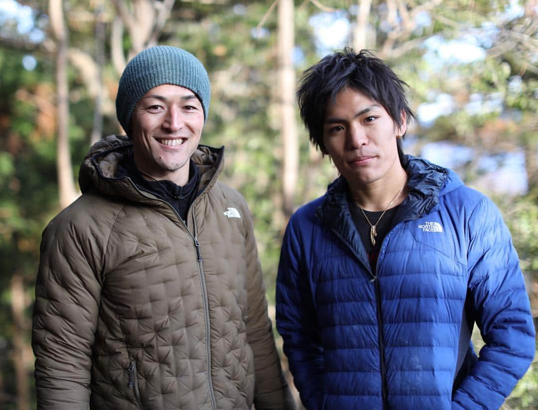 楢崎智亜さんのインスタグラム写真 - (楢崎智亜Instagram)「今年も千葉啓史トレーナーと専属契約を結びました。• • 怪我の多かった僕が、怪我なくベストコンディションを維持出来ているのは千葉さんのお陰です。これからも遊び心を忘れずに試行錯誤しながら楽しく激しくトレーニングしていきましょう！• • 今シーズンもよろしくお願いします💪🏻😎🔥 photo by @ikukoserata」1月21日 14時44分 - tomoa_narasaki