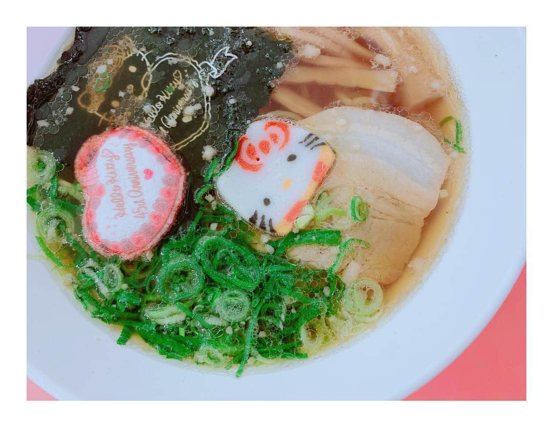 木村カエラさんのインスタグラム写真 - (木村カエラInstagram)「ご飯もかわいい。キティーラーメン🍜  #さんりおぴゅーろらんど」1月21日 18時04分 - kaela_official