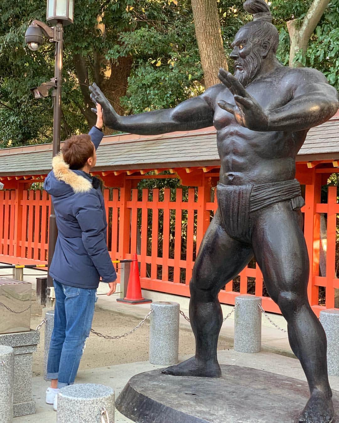 のインスタグラム：「今日はオフとゆう事で福岡県の住吉神社に行って来た。 今シーズン戦い抜くパワーを貰ってきました💪💪💪 #博多 #住吉神社 #古代力士像 #大分トリニータ #伊藤涼太郎  #頑張ります❗」