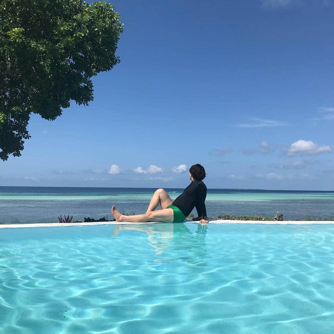 白井鉄也さんのインスタグラム写真 - (白井鉄也Instagram)「おいでよザンジバル！ シャア専用の島  #ザンジバル #Zanzibar #タンザニア #キジムカジ #kizimkazi #シャア #シャア専用 #ガンダム #GUNDAM #映え #ばえ #旅 #tourist #ツーリスト #ツアー #tour #ハクナマタタ #スワヒリ語 #シリング #me #tbt #love #cute #instlike #instgood」1月22日 0時24分 - shiraichimon