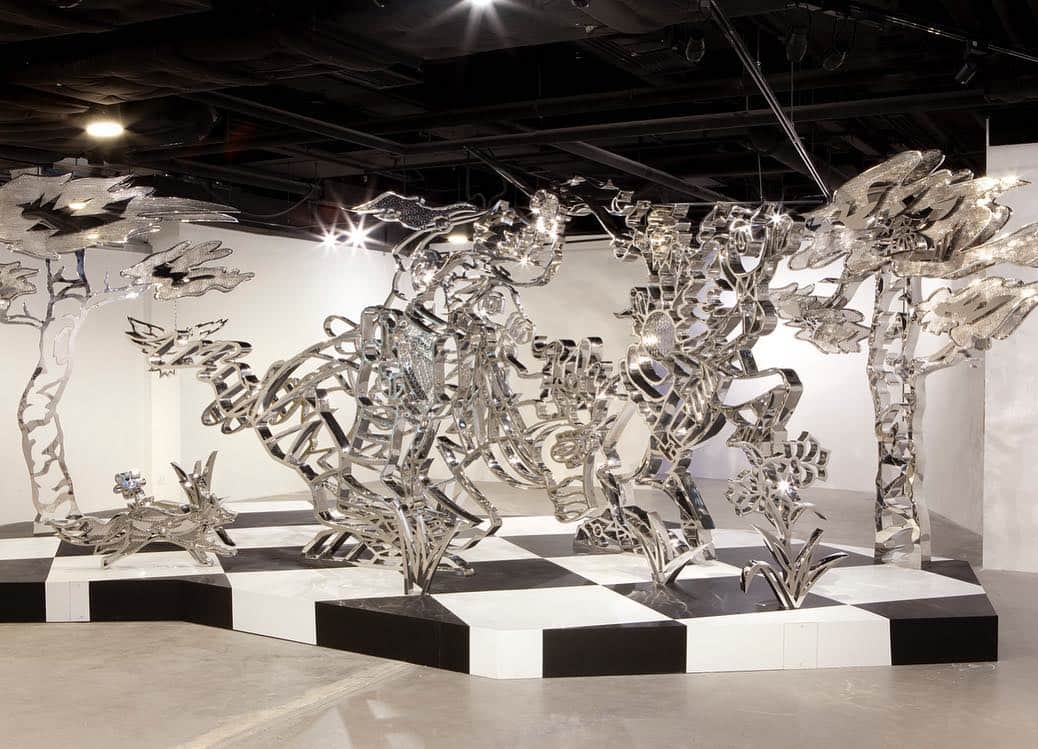 松山智一のインスタグラム：「“High Life In No Man’s Land”, 2017 is a 22 ft wide (6.5 m) landscape installational sculpture made from Mirror finished stainless steel. A direct appropriation from American master Fredrick Remington s bronze sculpture masterpiece, The Old Dragoon’s of 1850」
