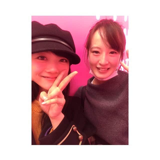 森田涼花のインスタグラム：「菜七子ちゃんと。 嬉し楽しいっぱい笑った！ 初めて猫カフェにも行ったにゃ  以前は競馬のコト全然分からなかったんだけど、菜七子ちゃんの「涼ちゃんいつか応援来てね」の一言でもっと知りたいなぁと思いました。 まだまだ知らないことばっかりだけど、知るのが楽しい 話せば話すほど、知れば知るほど好きになる 周りの人たちはキラキラ前を向いてる人ばかりで、ネガティブなうちはいつも元気を貰います。 ありがとうだ。🧡」