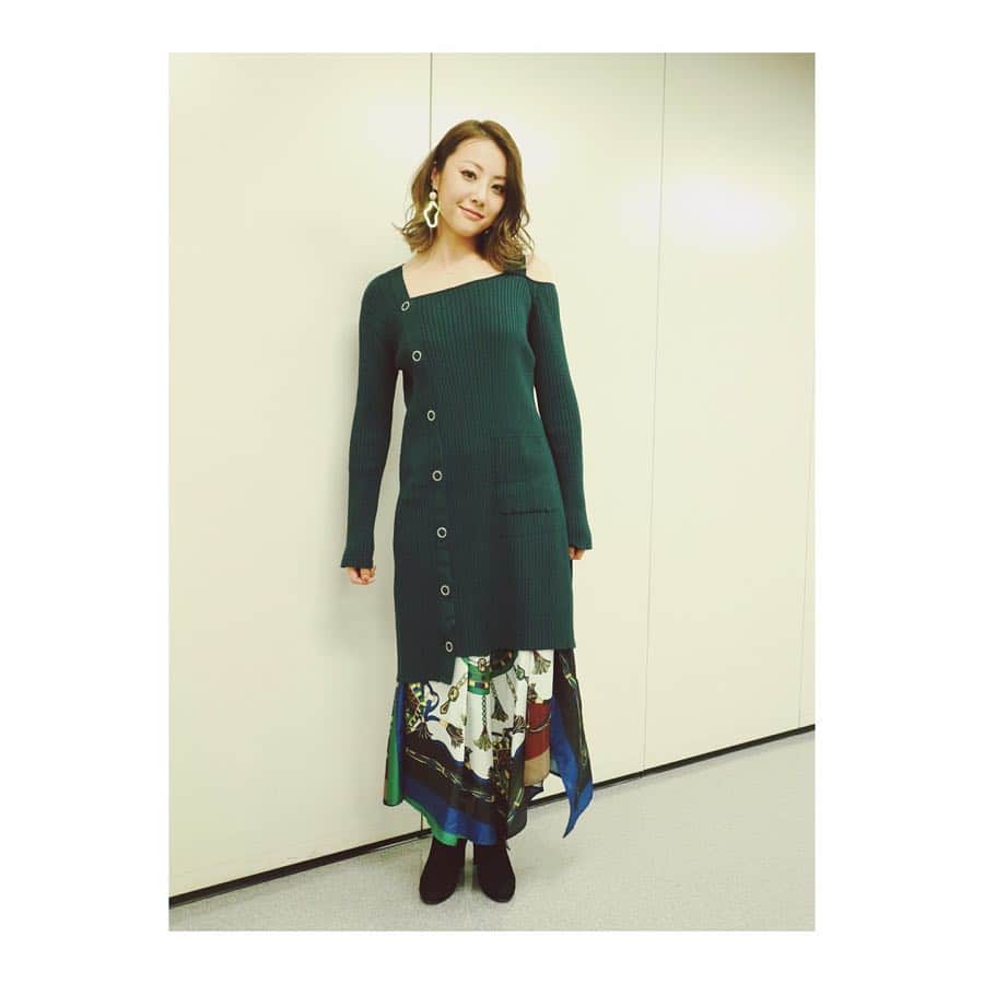 Shizukaさんのインスタグラム写真 - (ShizukaInstagram)「✴︎✴︎✴︎ "プレミアの巣窟" - Knit tops : @un3d_official  skirt : @un3d_official - #Dream_Shizuka #UN3D」1月22日 8時06分 - shizuka_dream06