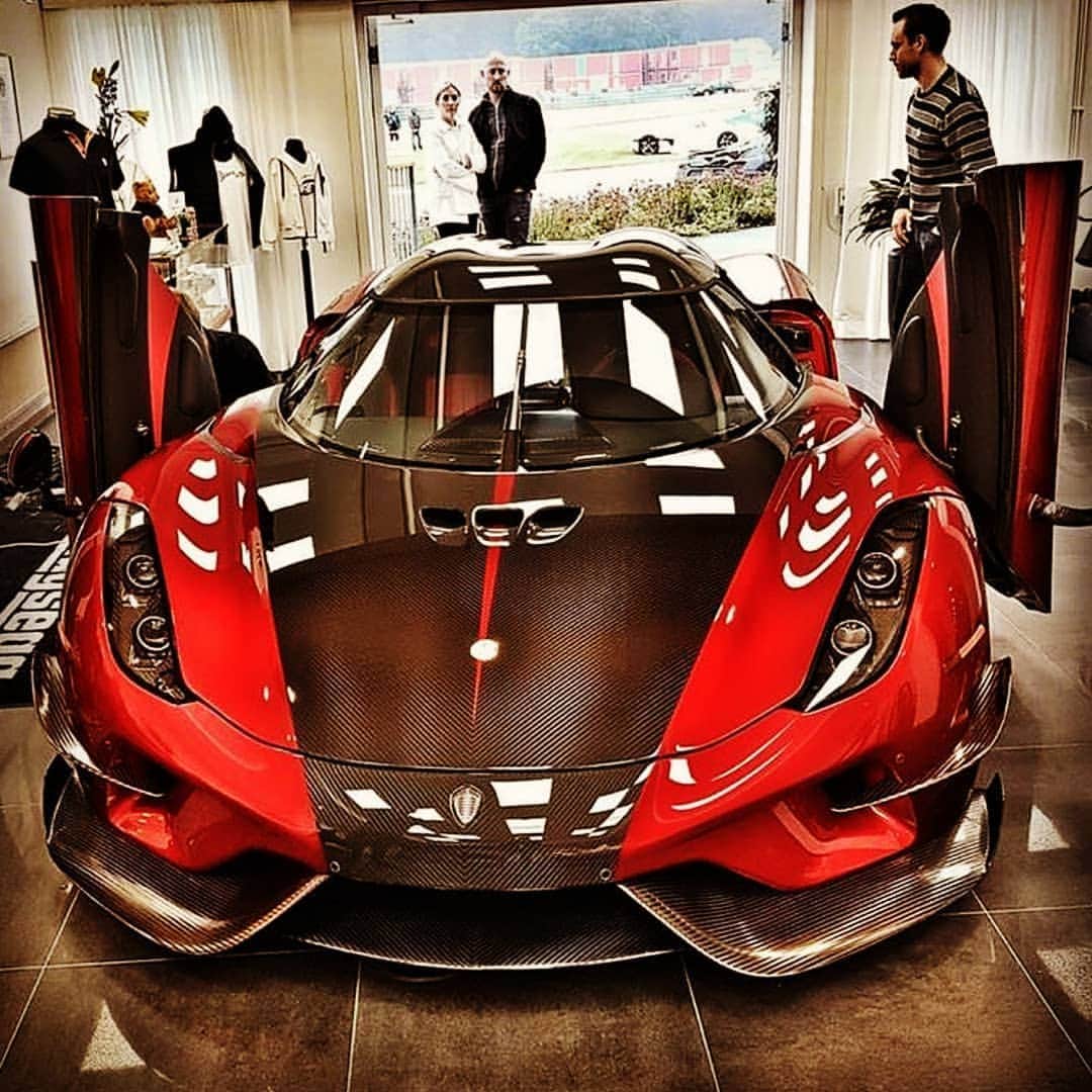 $ Bridger $ のインスタグラム：「Why #fastcar #fast #car #time #speed #fun #peoplewatching #noise #loud #go #impressionism #play #work #sleep #join #race #win #allow  #safe #sportscar #sports #money #makemoney #profit #success」