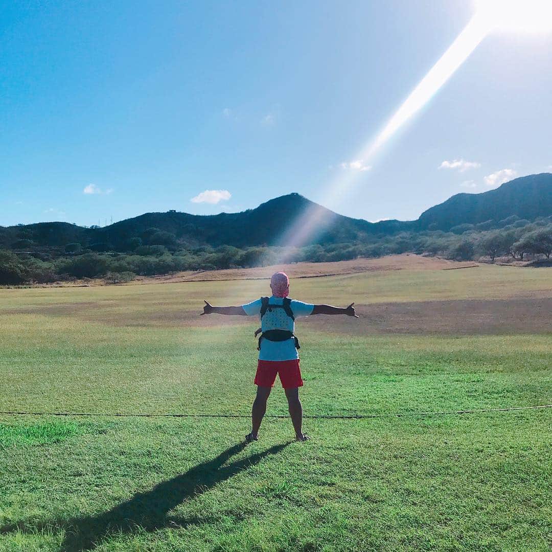 のインスタグラム：「・ 自由でいいんだよ✨﻿ ﻿ もっと『心』軽やかに﻿ ﻿ ﻿ あなたが生まれてきた訳、、、﻿ ﻿ ﻿ それは﻿ ﻿ ﻿ ﻿ 『幸せ』になる為。﻿ ﻿ ﻿  #宇宙の法則 #エネルギー #成長 #幸せ #ビジネス #引き寄せ #ハワイ #開運  #開運ビジネスコンサル #自由  #スローライフ」