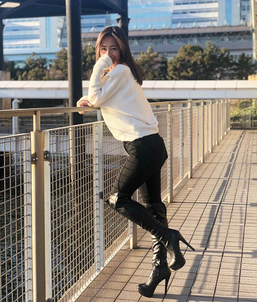 宮河マヤさんのインスタグラム写真 - (宮河マヤInstagram)「今日の私服✨Enjoying the evening ocean breeze🧘‍♀️🌊 #ootd #カジュアル」1月22日 21時49分 - maya_m0901