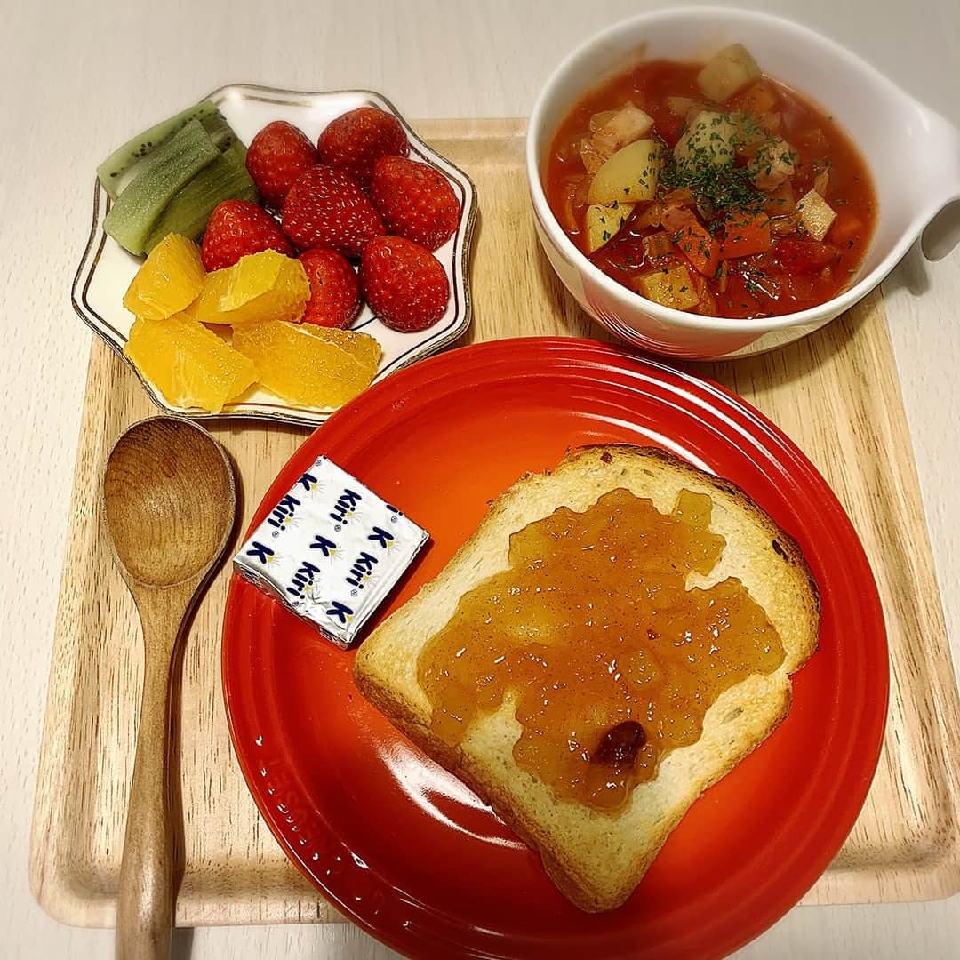 桜井奈々さんのインスタグラム写真 - (桜井奈々Instagram)「今日も朝からしっかり食べます！  インフルも流行りだしたので 気をつけてないとですね。  成城石井のアップルシナモンジャム、、とりあえず美味しすぎるので リピします。  #朝ごはん#朝食#朝#おうちごはん」1月23日 5時48分 - sakurai_nana7