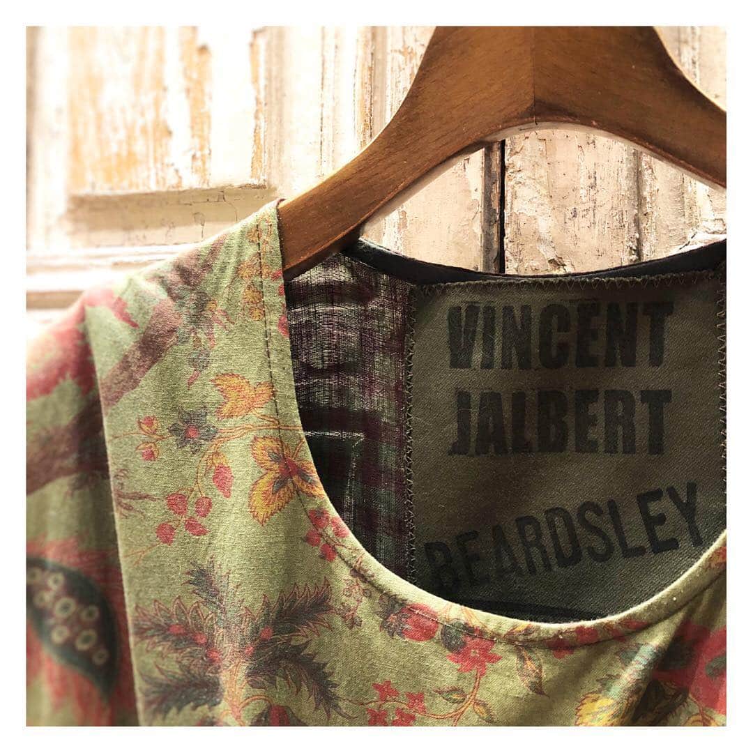 BEARDSLEY offcial instagramさんのインスタグラム写真 - (BEARDSLEY offcial instagramInstagram)「VINCENT JALBERT × BEARDSLEY . specialなワンピースとスカートが入荷いたしました。 . . . #beardsley #2019ss #fashion #onepiece #skirt #vincentjalbert #france #ビアズリー #ワンピース #スカート #ダブルネーム」1月23日 8時47分 - beardsley.pr