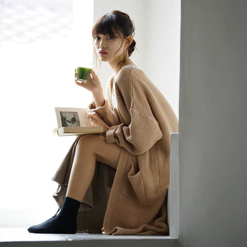 めっちゃ贅沢フルーツ青汁のインスタグラム：「乳酸菌や酵素もたっぷり。1食置き換えダイエットにもおススメ。 ↓ ↓ トップのプロフィールからURLをクリック！ サイトもぜひチェックしてみてね！ @zeitaku_aojiru ・ ・ ・ #めっちゃぜいたくフルーツ青汁 #めっちゃ贅沢フルーツ青汁 #青汁 #女子力 #女子力アップ #インスタ映え #継続は力なり #痩せてやる #家トレ #美容 #美肌」