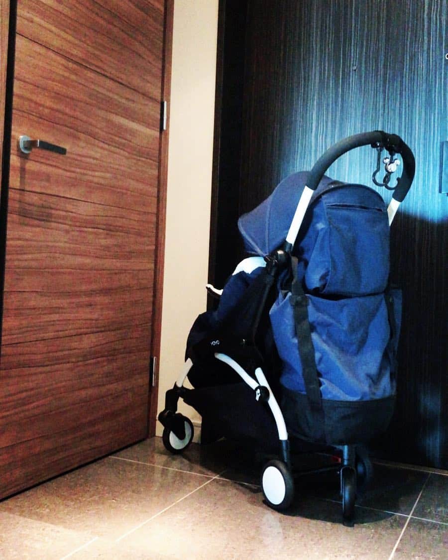 田中理恵さんのインスタグラム写真 - (田中理恵Instagram)「yoyo専用バッグを 装着してサァ、お出かけです。  オムツ、お昼ご飯、おやつ、着替え、飲み物。 たくさん荷物が入るのですごく楽です！ 皆さま体調に気をつけましょうね😊‼︎ @babyzenjapan」1月23日 12時26分 - riiiiiie611