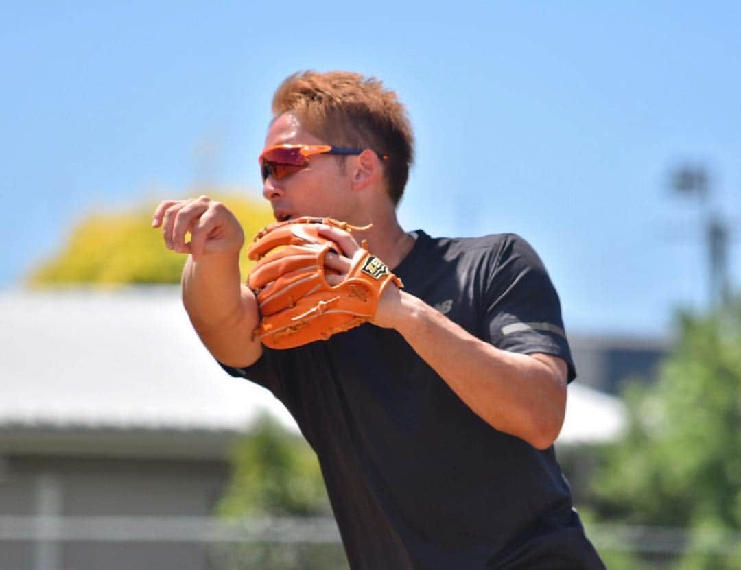 福田太郎のインスタグラム：「⚾️杉谷拳士🔥野生化計画🇦🇺 オーストラリアへ２度目の武者修行に出た杉谷選手。 契約更改の時に誓った、野生化を果たし 2019年こそセカンドのレギュラーを奪取すべく 厳しいトレーニングを重ねました🏃‍♂️🏋️‍♀️ 野生化とは！？ターザンみたいになる！？🌳 今宵、その全貌がついに明らかになります！  朝は5時過ぎには自然と目が覚め、 起きた瞬間からトレーニングがスタート！ ストイックな毎日にも、子供たちに野球の楽しさを 感じて欲しいと、野球教室を開催しました🏟 灼熱のオーストラリアでの、誰よりも熱い男の奮闘記💪 ぜひご覧ください！！！ _ #杉谷拳士 #野生化計画 #オーストラリア  #htb #イチオシ で、午後６時過ぎ放送の予定です！ とにかく瞬発力を磨きたい！と話した杉谷選手🐨🦘 #カンガルー #ワラビー #コアラ その動きからヒントを得た動物は！？💡 #brisbanebandits #ブリスベン #女子野球 #山崎まり #パートナー #daidotakaishi #アナウンサー #福田太郎」